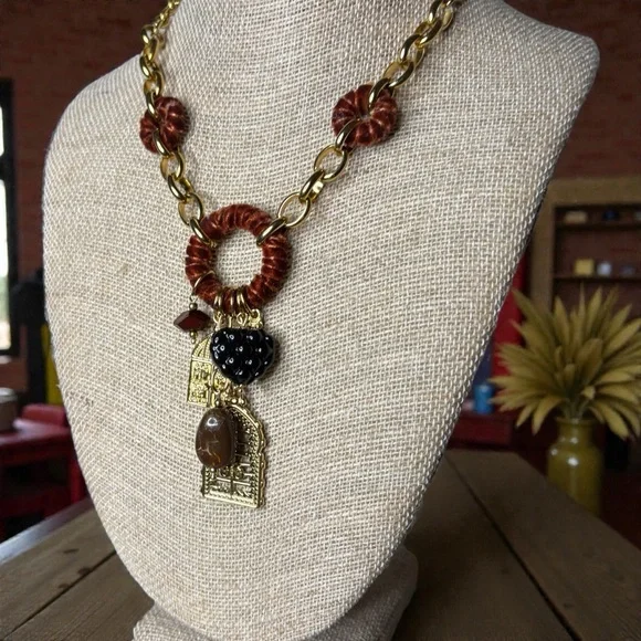 Elegant Gold and Rust Women's Necklace - Picture 3 of 5